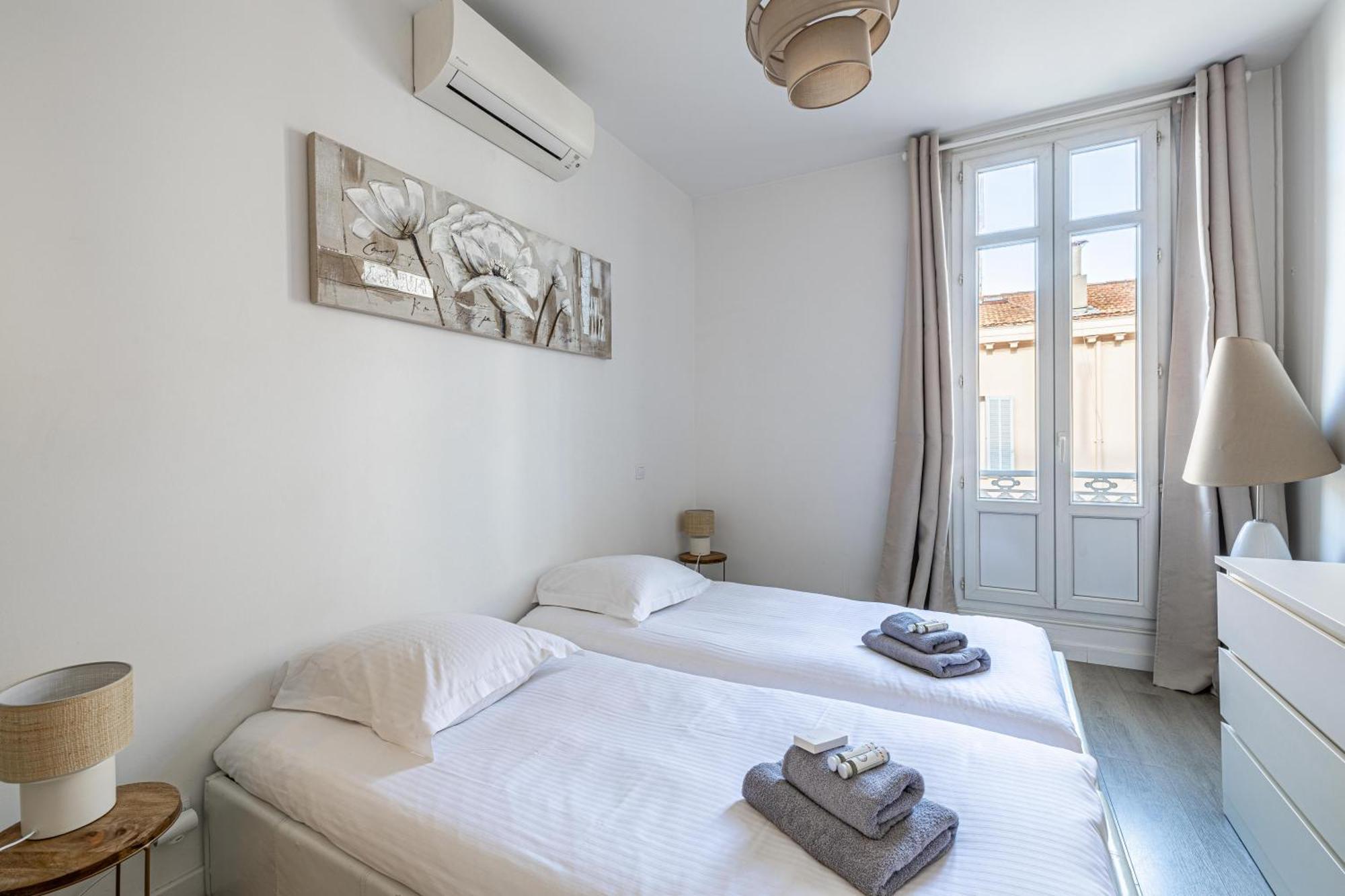 64m2 Face Majestic - 50m Palais & Plages Apartment