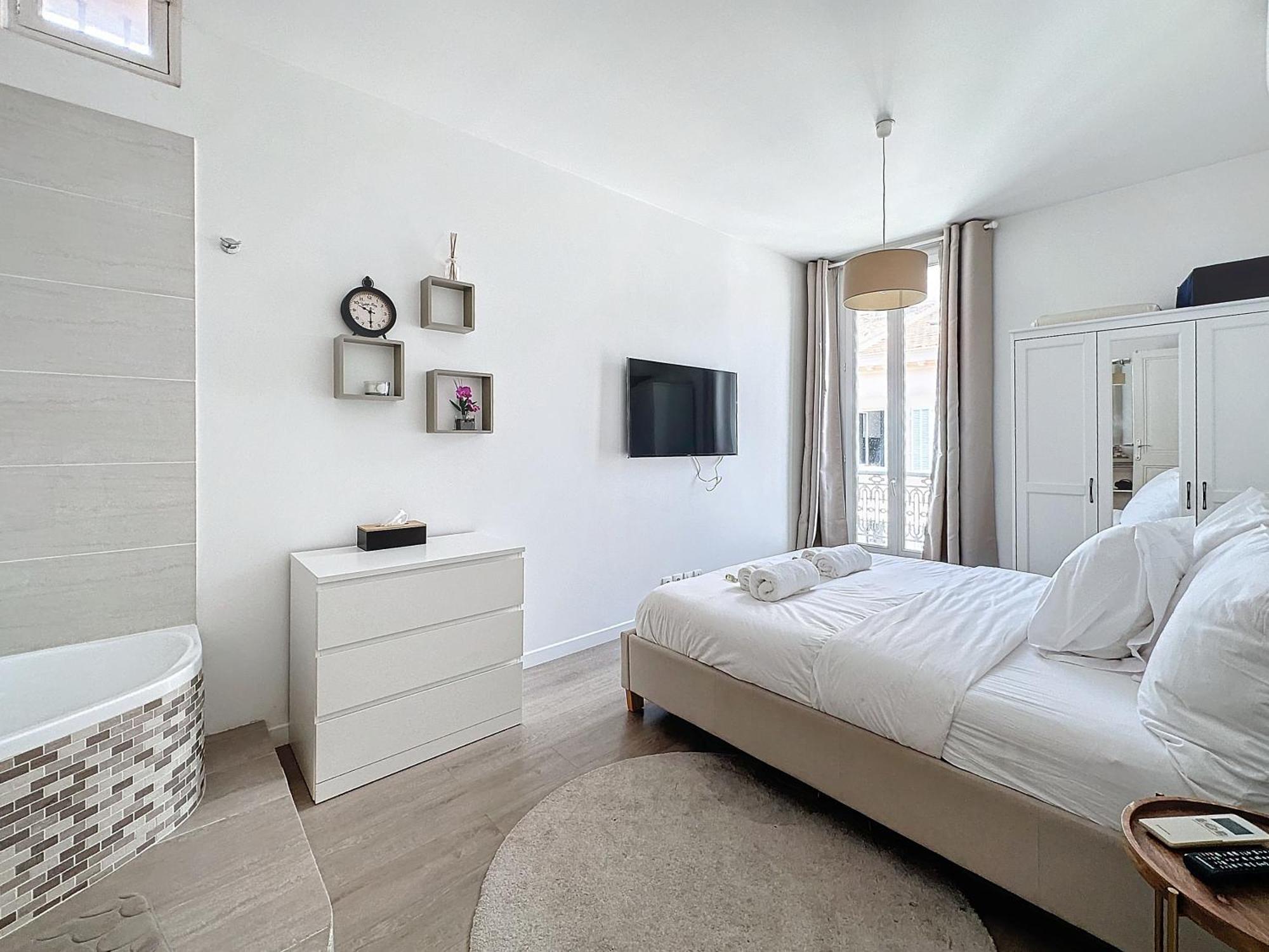 Apartment 64m2 Face Majestic - 50m Palais & Plages